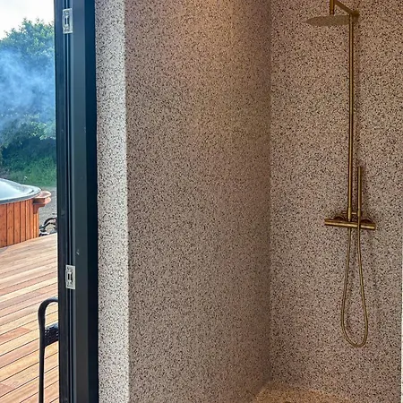 5 Bedroom Lovely In 別荘 レムヴィー