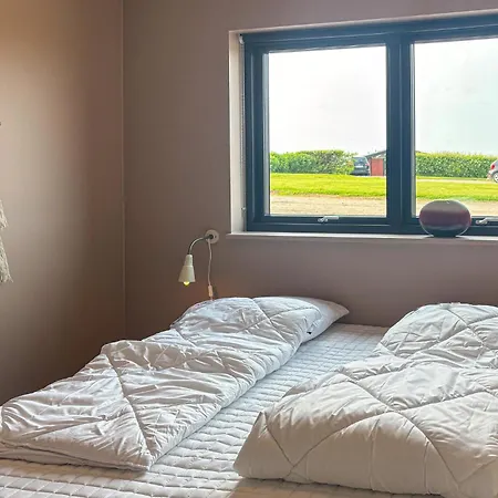 5 Bedroom Lovely In *